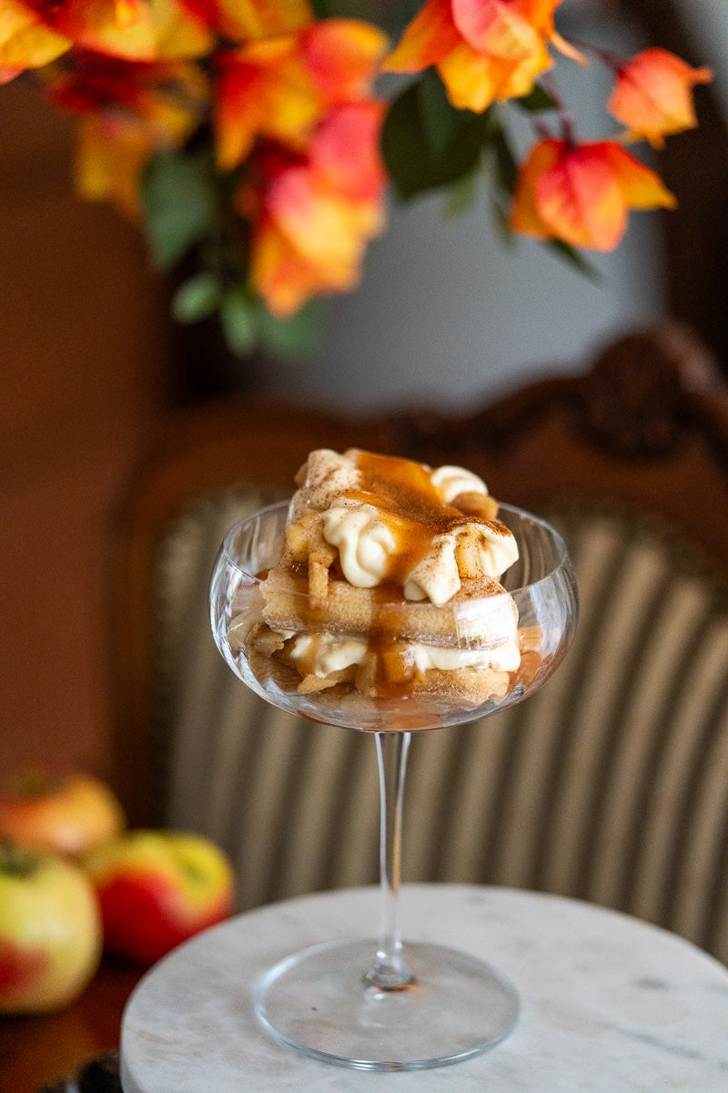 Appeltiramisù met salted caramel in een coupeglas