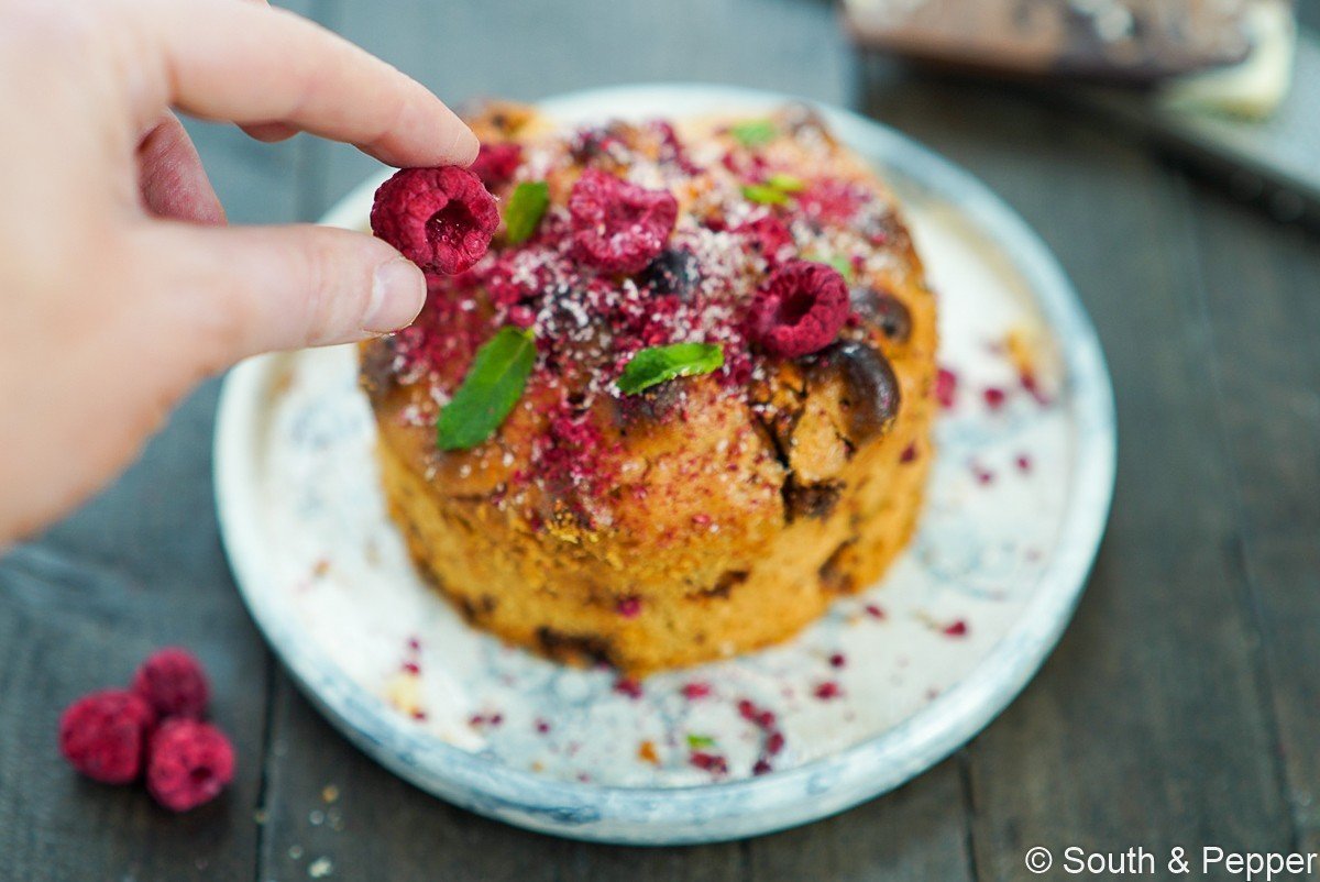Italiaanse olijfoliecake met frambozen en chocolade