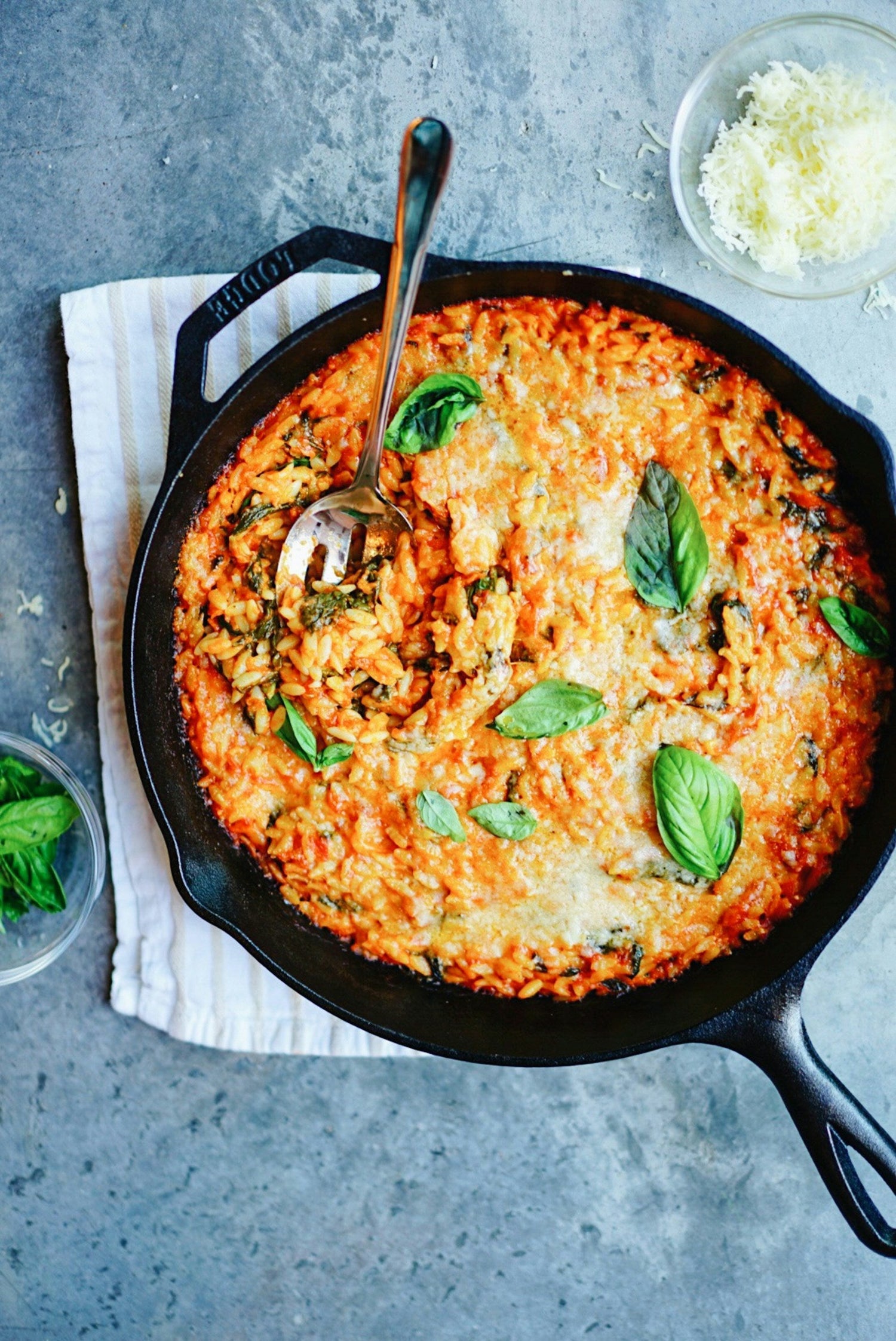 Orzo in een pan
